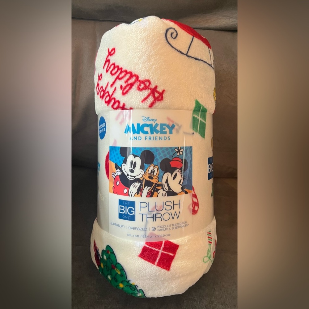 Disney Mickey Mouse Christmas Throw NWT